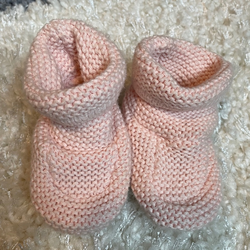 *Buy 1, get 1 free* Adorable knit booties